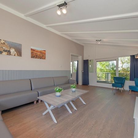 Spacious House With Dishwasher, Beach At Walking Distance Kamperland Exterior photo